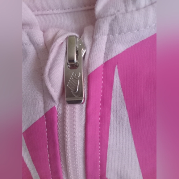 Girls Nike hooded full bodysuit - Picture 5 of 10